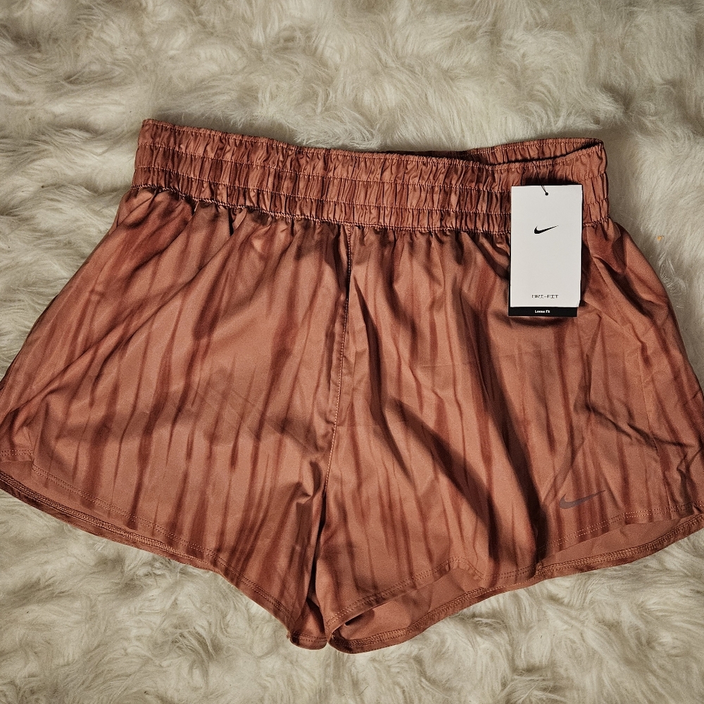 WOMEN'S NIKE DRI-FIT HIGH WAISTED BRIEF LINED TRAINING SHORR SZ LARGE